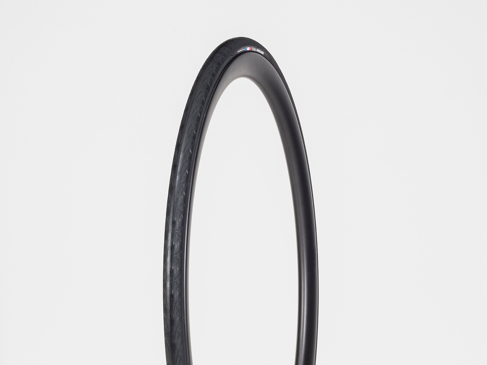 Bontrager R2 Hard-Case Lite TLR Road Tyre | Trek Bikes (INE)