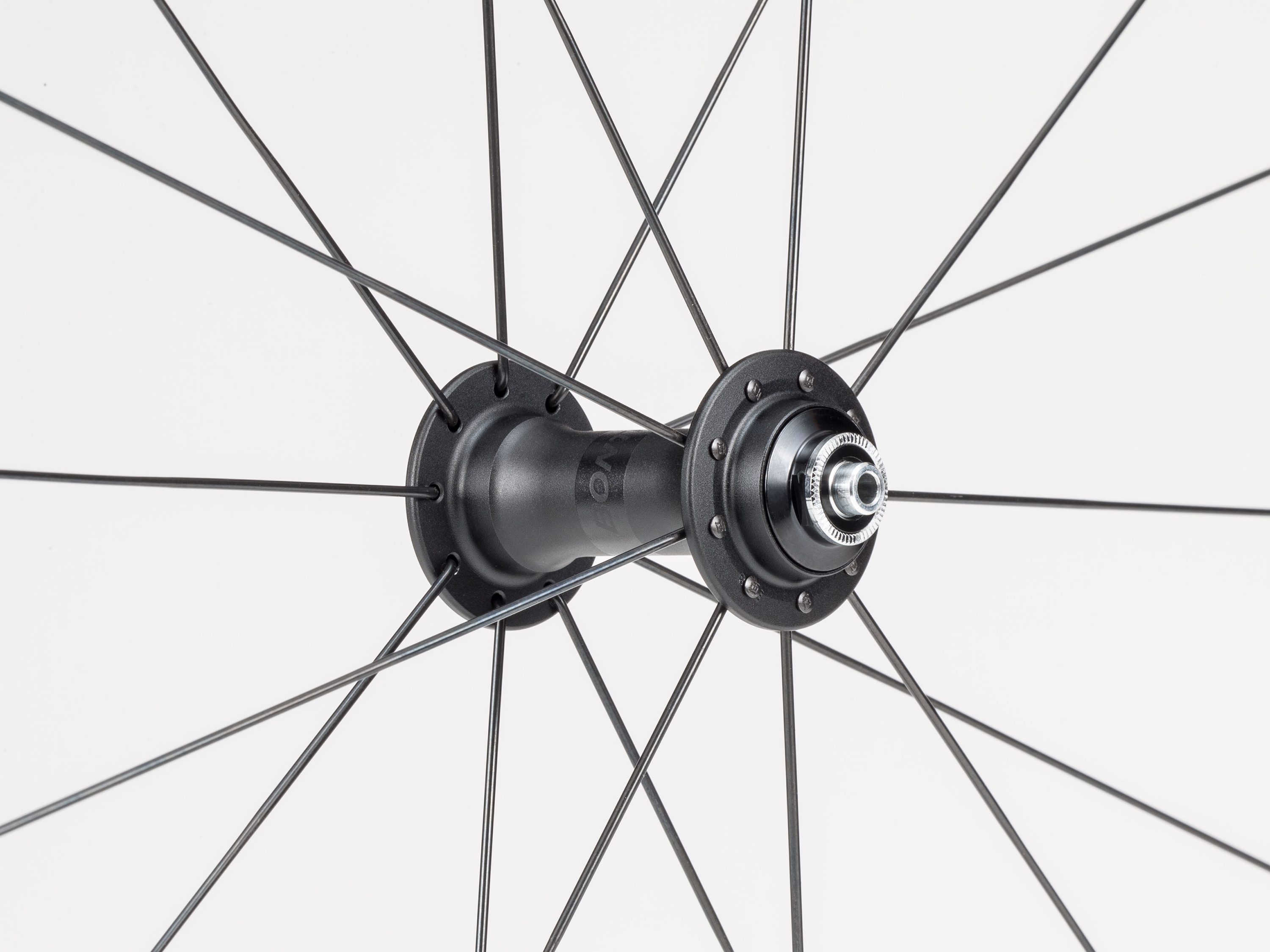 bontrager paradigm comp tlr disc road wheel