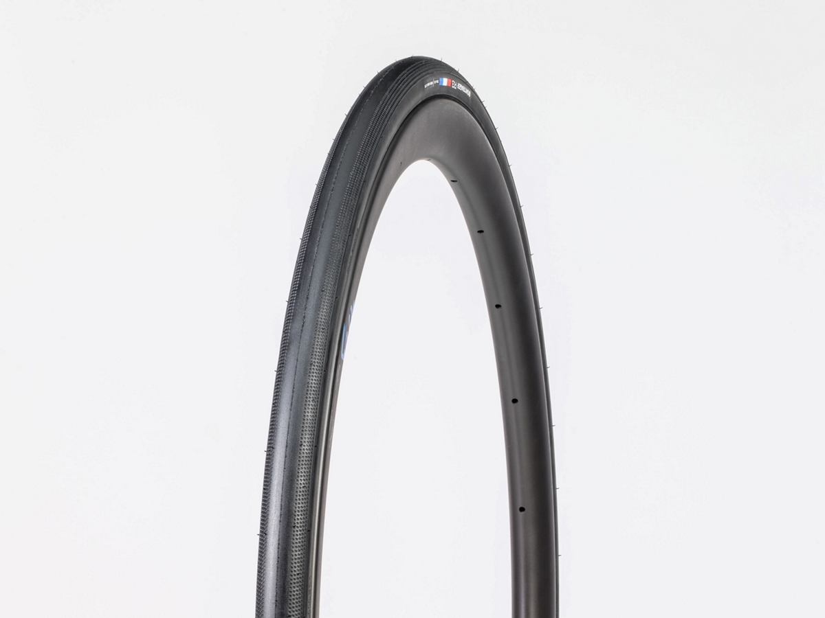 New Bontrager R3 700 x 25 Folding Road Bike Tire Hard Case Lite Puncture Resist