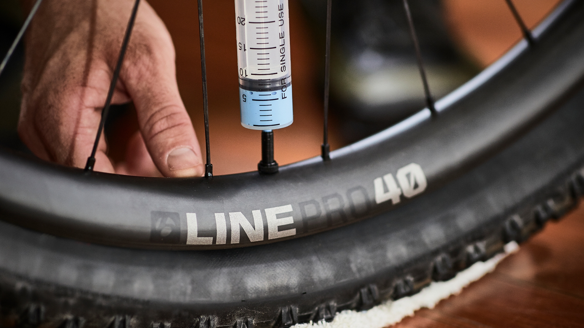 tubeless bicycle tyres