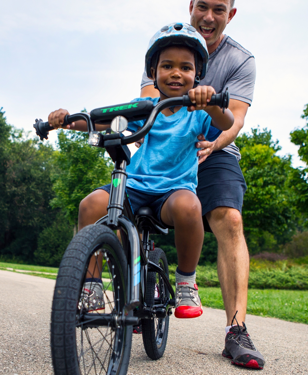 removing pedals from kids bike