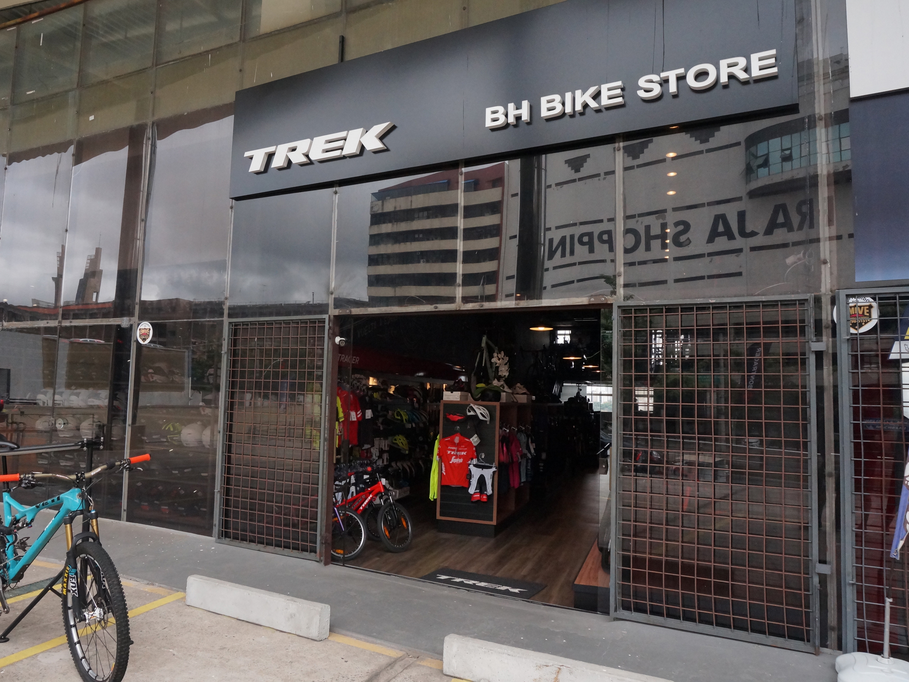trek bicycle store